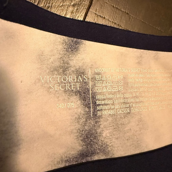 Victoria's Secret Knockout Navy and Grey / Light Blue Front Close Zip Sports Bra - Picture 6 of 8